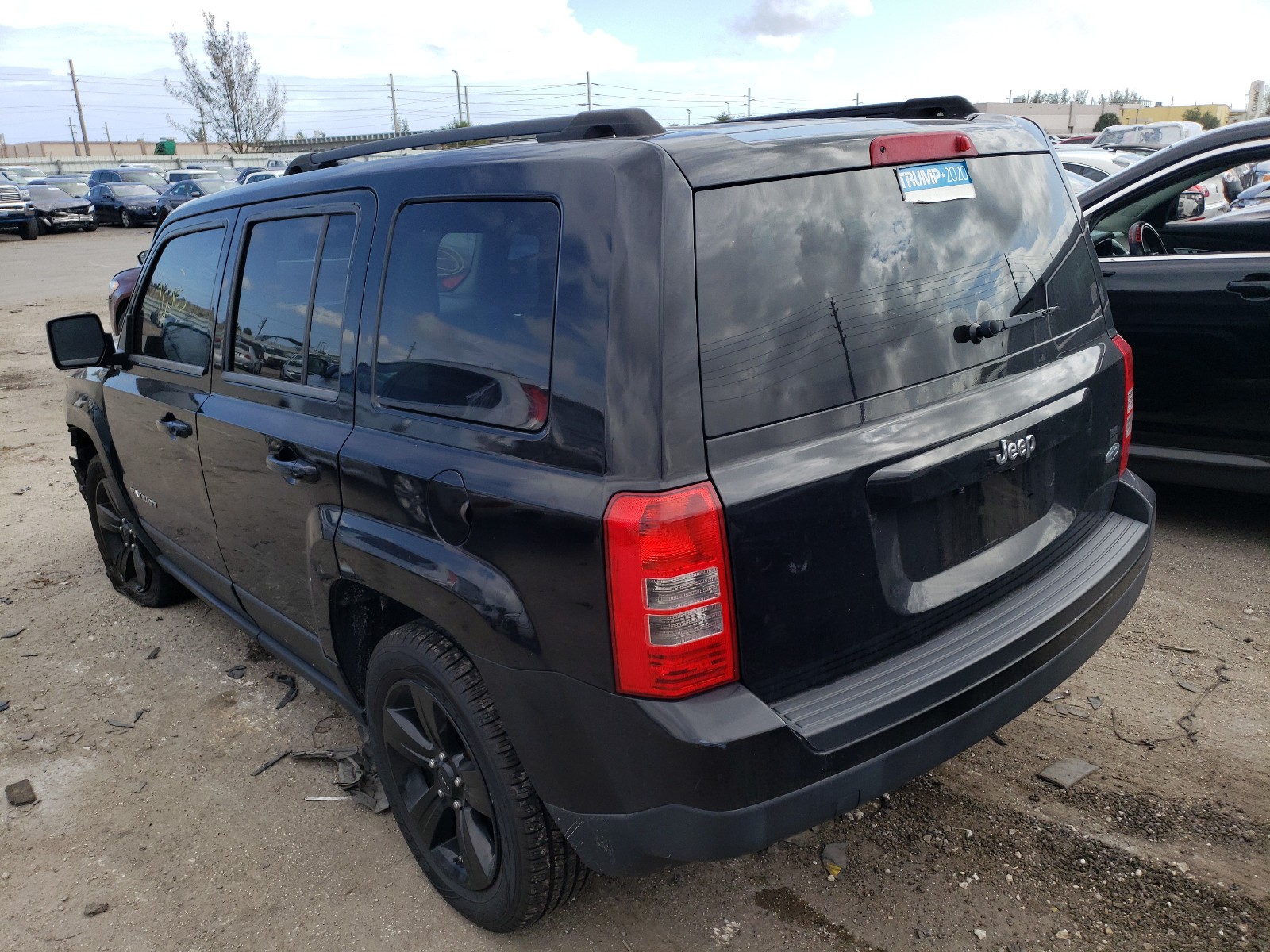 Photo 2 VIN: 1C4NJPFB7CD634410 - JEEP PATRIOT LA 