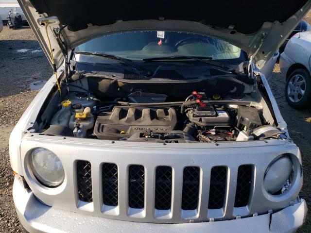 Photo 6 VIN: 1C4NJPFB8DD137691 - JEEP PATRIOT LA 