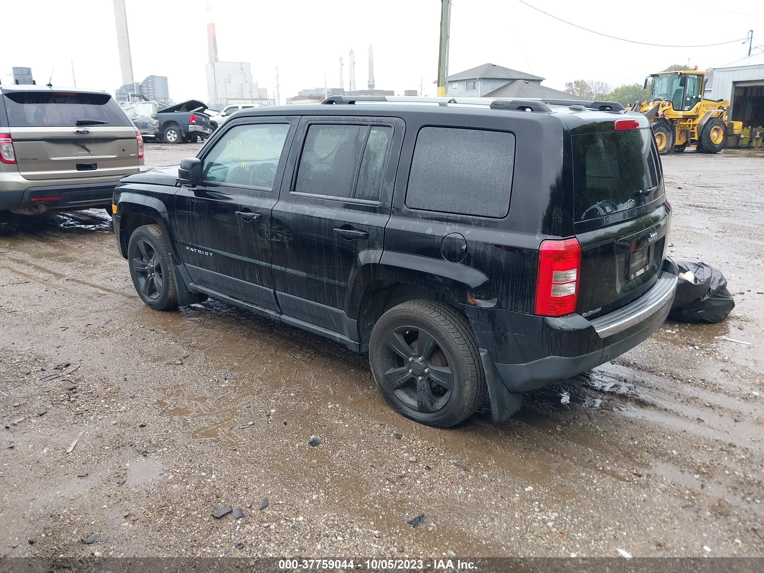 Photo 2 VIN: 1C4NJPFB8DD205276 - JEEP LIBERTY (PATRIOT) 