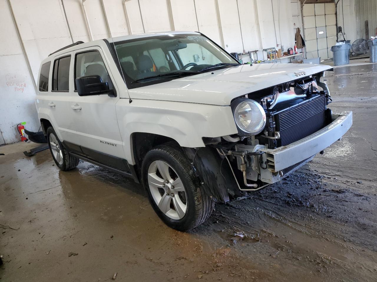 Photo 3 VIN: 1C4NJPFB8FD343872 - JEEP LIBERTY (PATRIOT) 