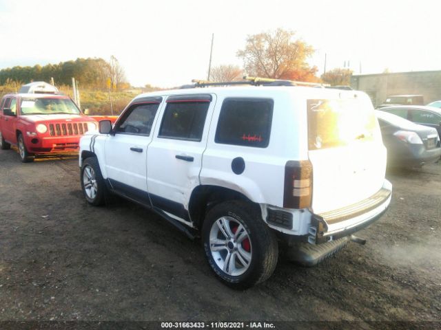 Photo 2 VIN: 1C4NJPFB8HD160586 - JEEP PATRIOT 