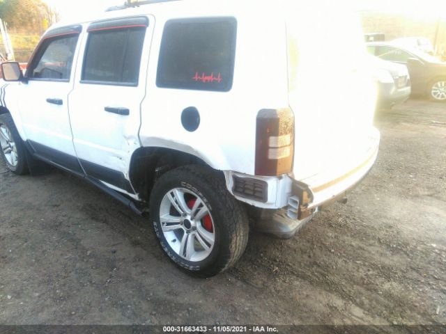 Photo 5 VIN: 1C4NJPFB8HD160586 - JEEP PATRIOT 