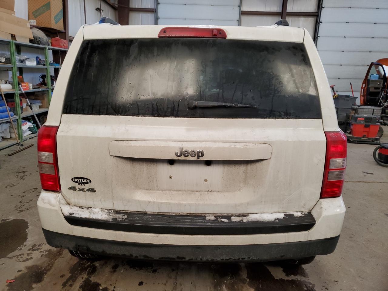 Photo 5 VIN: 1C4NJRAB0DD259786 - JEEP LIBERTY (PATRIOT) 