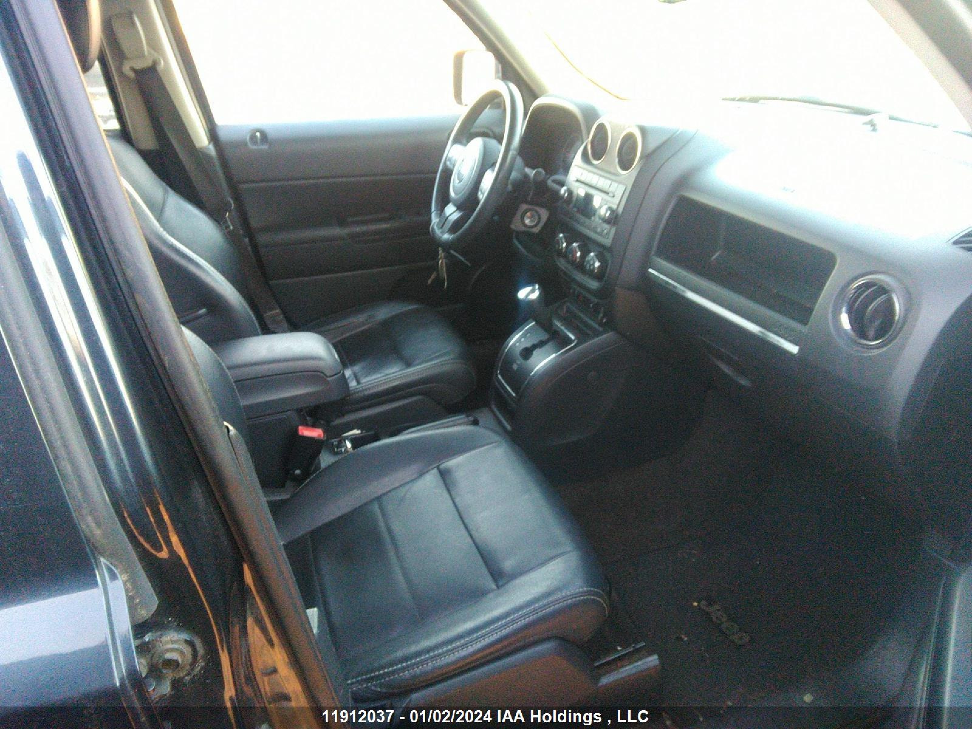 Photo 4 VIN: 1C4NJRAB0FD416185 - JEEP LIBERTY (PATRIOT) 