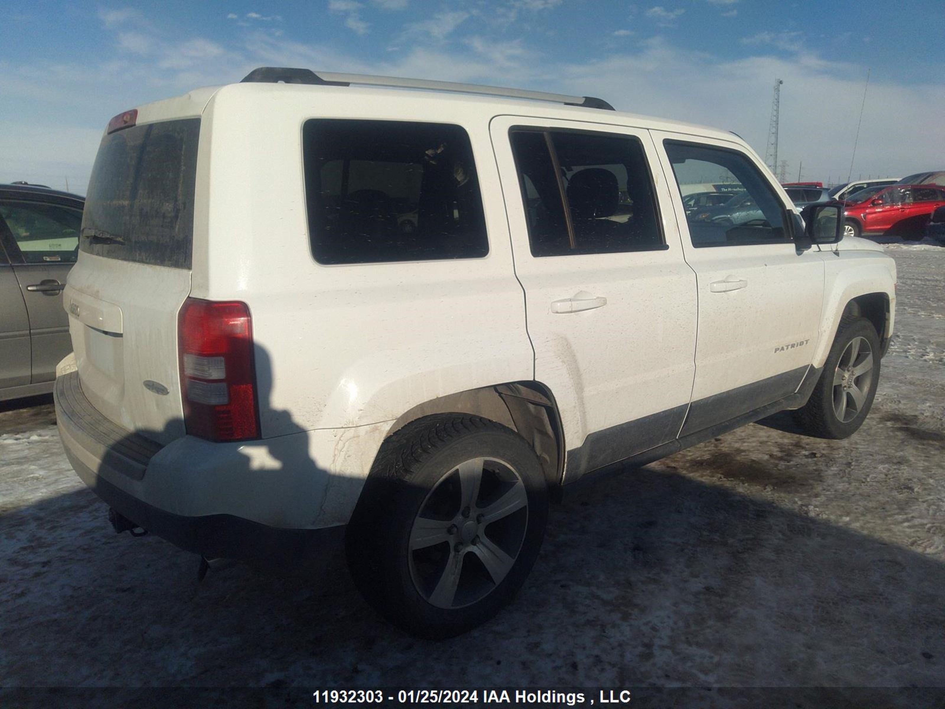 Photo 3 VIN: 1C4NJRAB3GD685296 - JEEP LIBERTY (PATRIOT) 