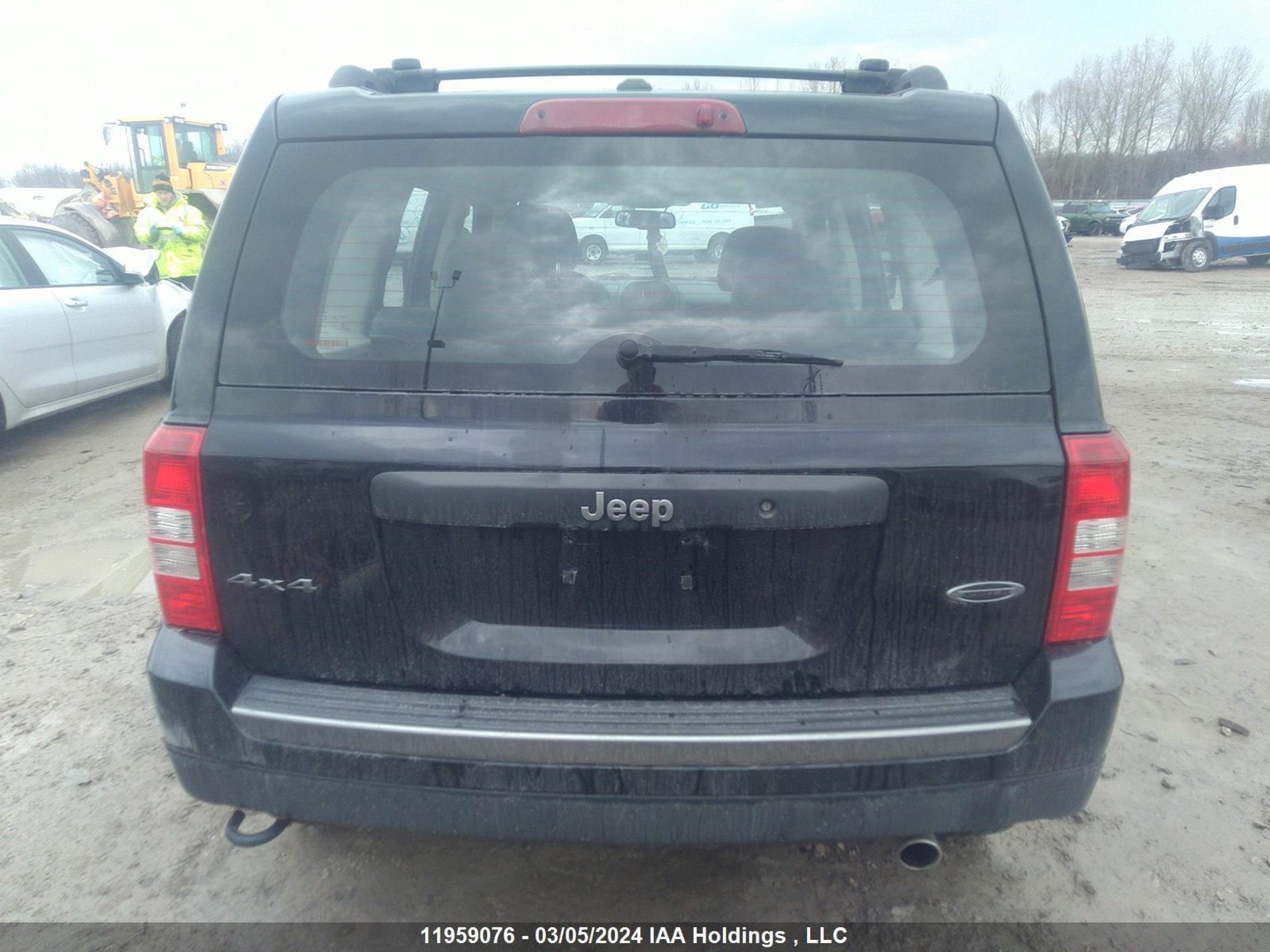 Photo 16 VIN: 1C4NJRAB3GD814475 - JEEP LIBERTY (PATRIOT) 