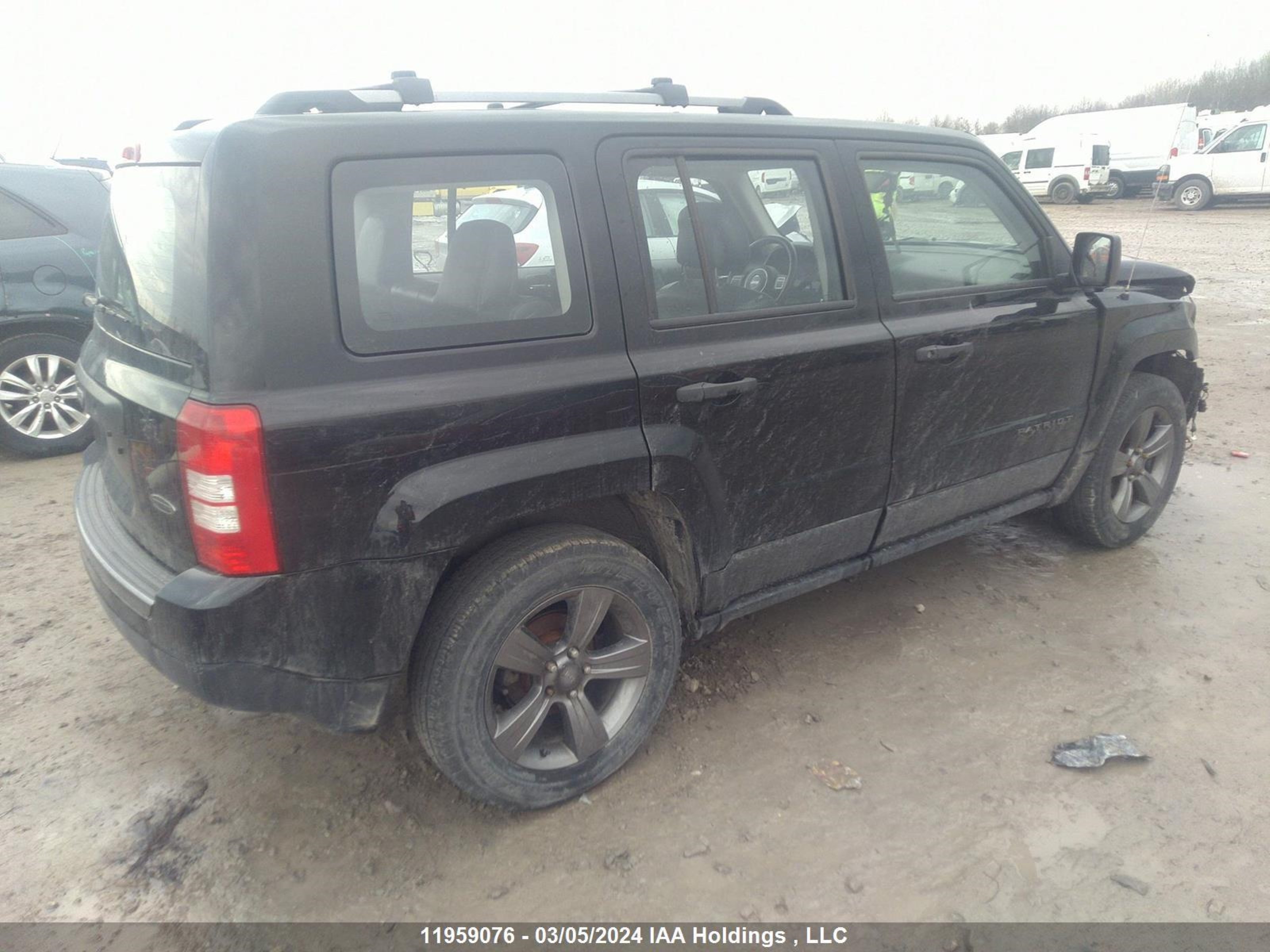 Photo 3 VIN: 1C4NJRAB3GD814475 - JEEP LIBERTY (PATRIOT) 