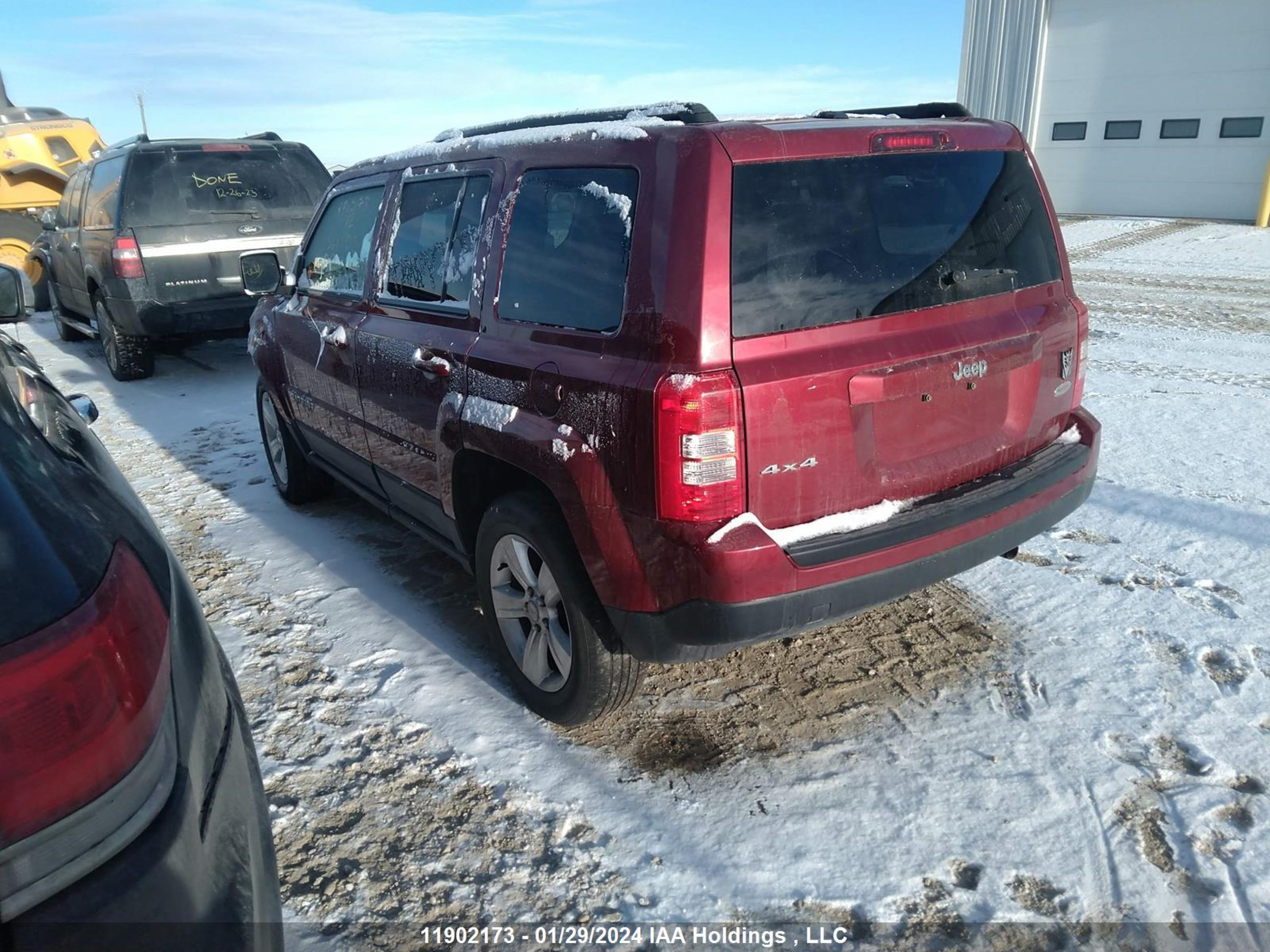 Photo 2 VIN: 1C4NJRAB4FD332998 - JEEP LIBERTY (PATRIOT) 