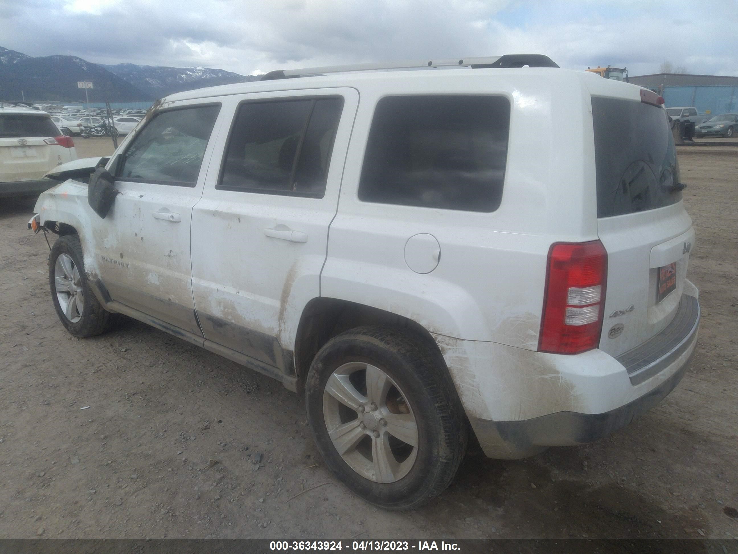 Photo 2 VIN: 1C4NJRAB5GD738869 - JEEP LIBERTY (PATRIOT) 