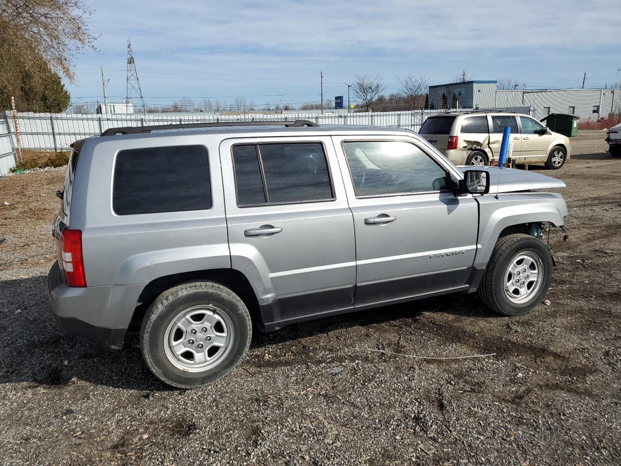 Photo 2 VIN: 1C4NJRAB6FD100256 - JEEP LIBERTY (PATRIOT) 