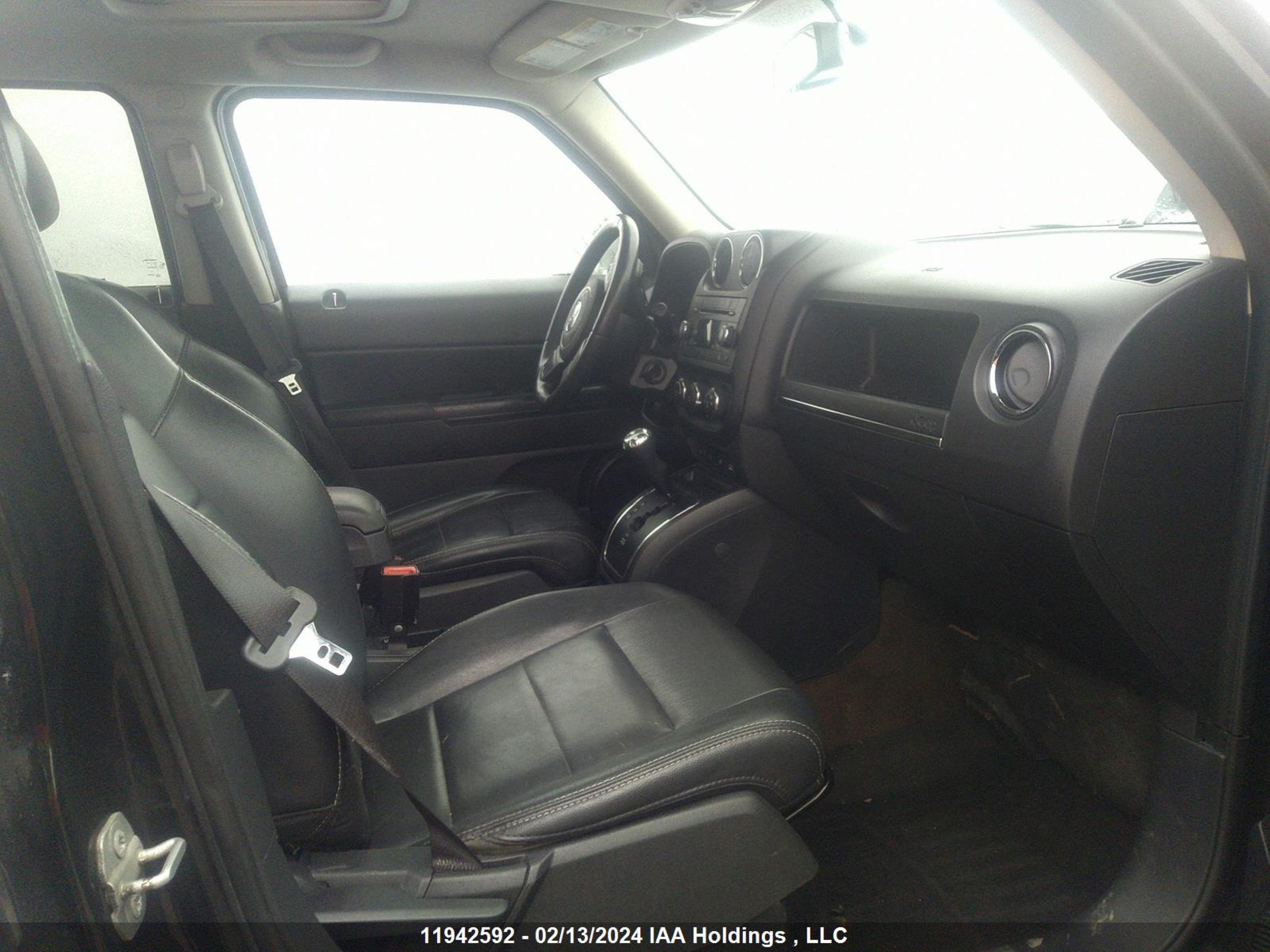 Photo 4 VIN: 1C4NJRAB7GD572094 - JEEP LIBERTY (PATRIOT) 