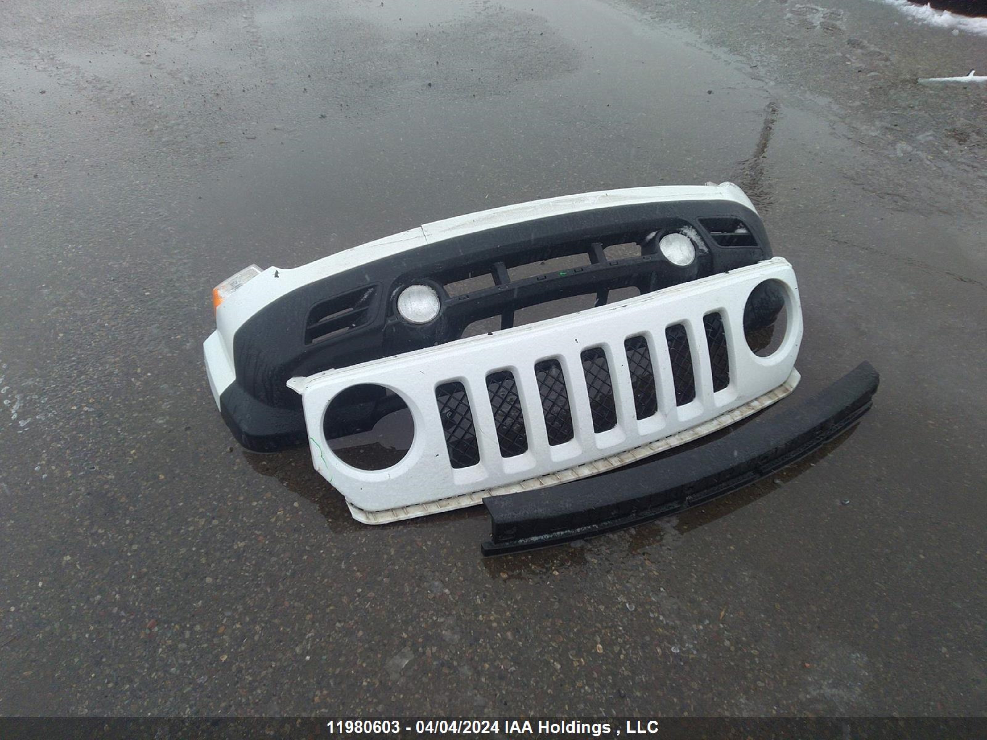 Photo 11 VIN: 1C4NJRAB8HD164057 - JEEP LIBERTY (PATRIOT) 