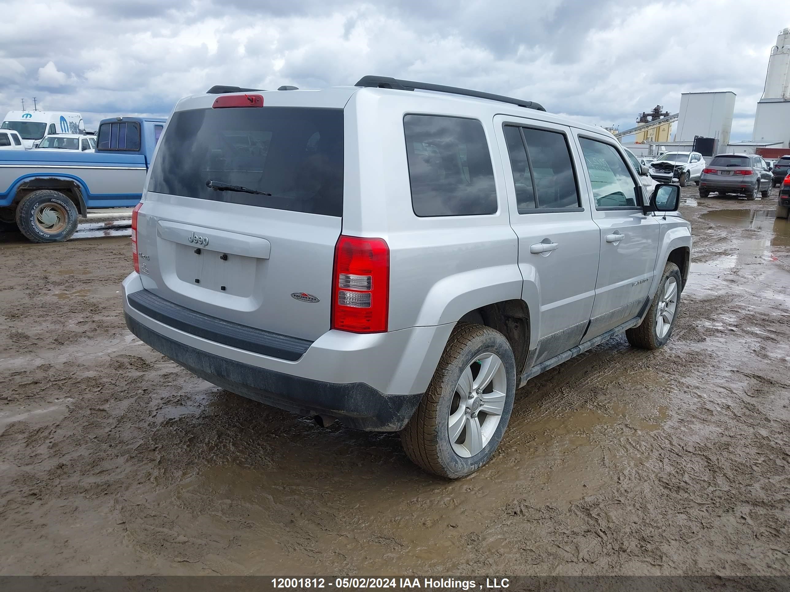 Photo 3 VIN: 1C4NJRAB9CD637652 - JEEP LIBERTY (PATRIOT) 