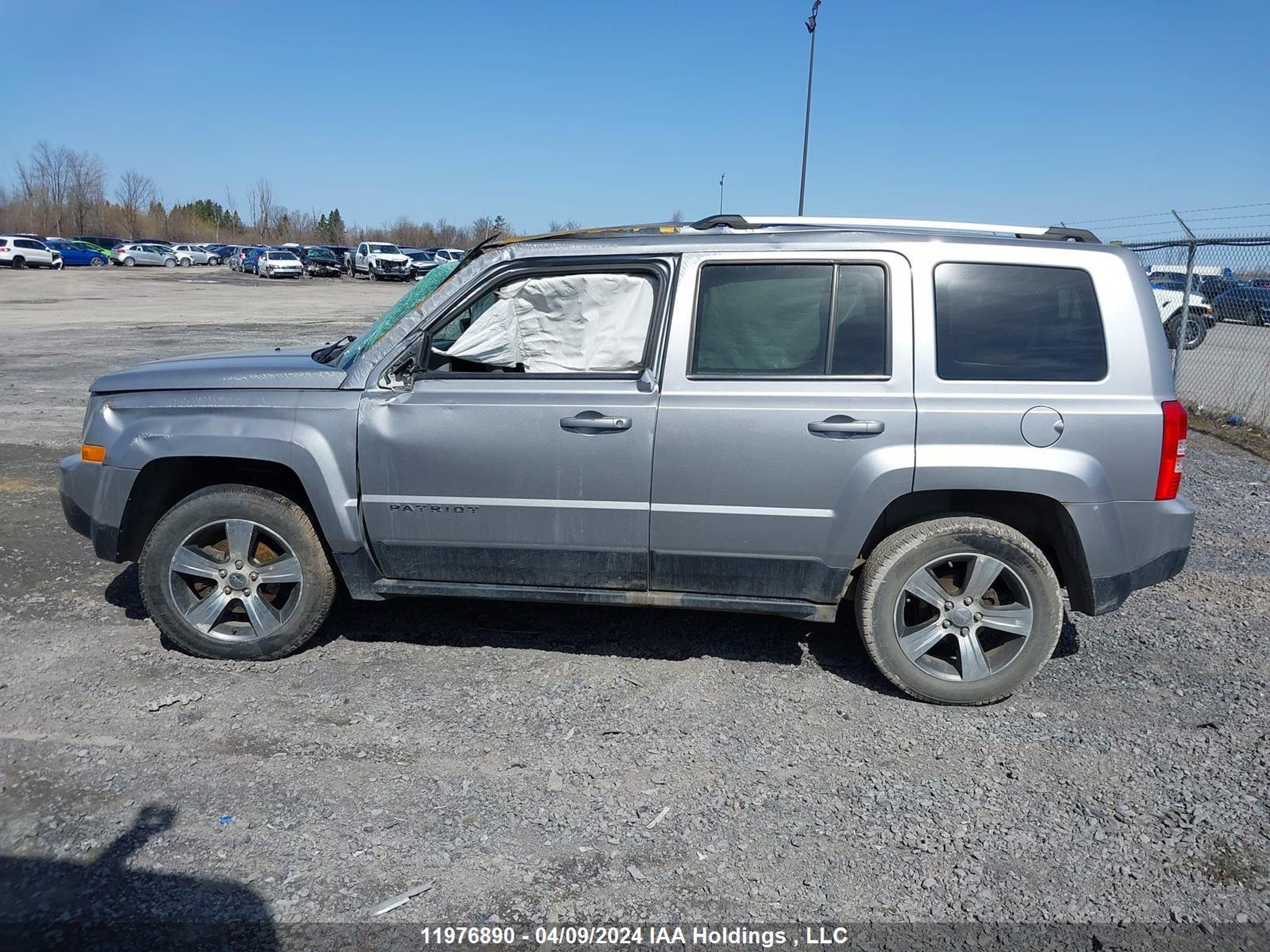 Photo 13 VIN: 1C4NJRAB9GD625992 - JEEP LIBERTY (PATRIOT) 