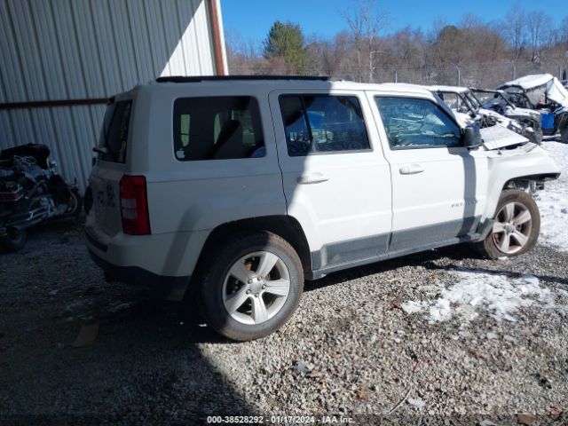 Photo 3 VIN: 1C4NJRBB0CD650790 - JEEP PATRIOT 