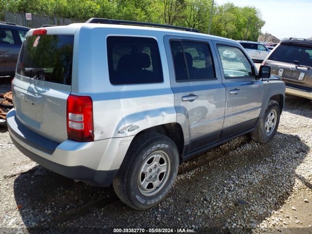 Photo 3 VIN: 1C4NJRBB0FD155140 - JEEP PATRIOT 