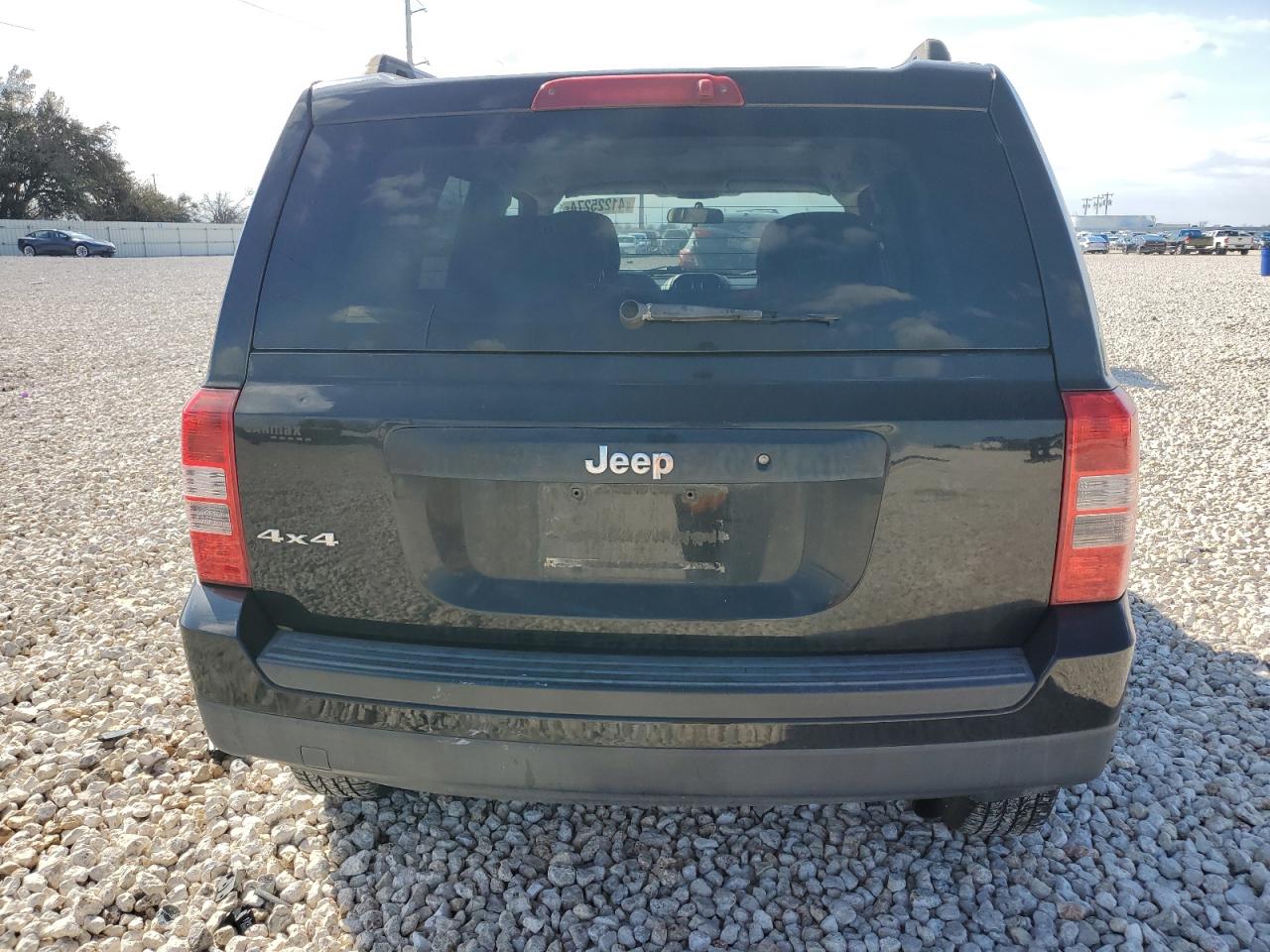 Photo 5 VIN: 1C4NJRBB1CD513275 - JEEP LIBERTY (PATRIOT) 