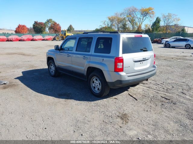 Photo 2 VIN: 1C4NJRBB1FD225809 - JEEP PATRIOT 