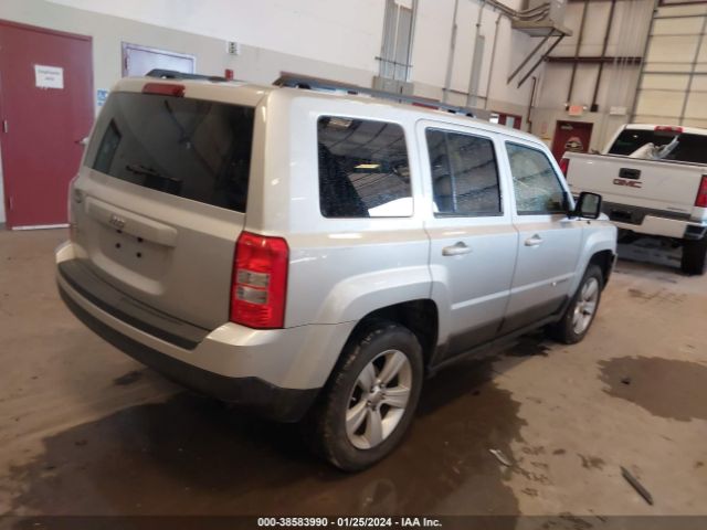 Photo 3 VIN: 1C4NJRBB2CD564333 - JEEP PATRIOT 