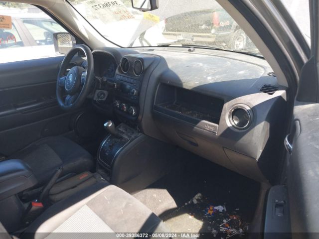 Photo 4 VIN: 1C4NJRBB2CD613496 - JEEP PATRIOT 