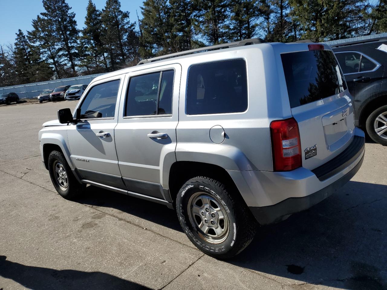 Photo 1 VIN: 1C4NJRBB2CD617810 - JEEP LIBERTY (PATRIOT) 