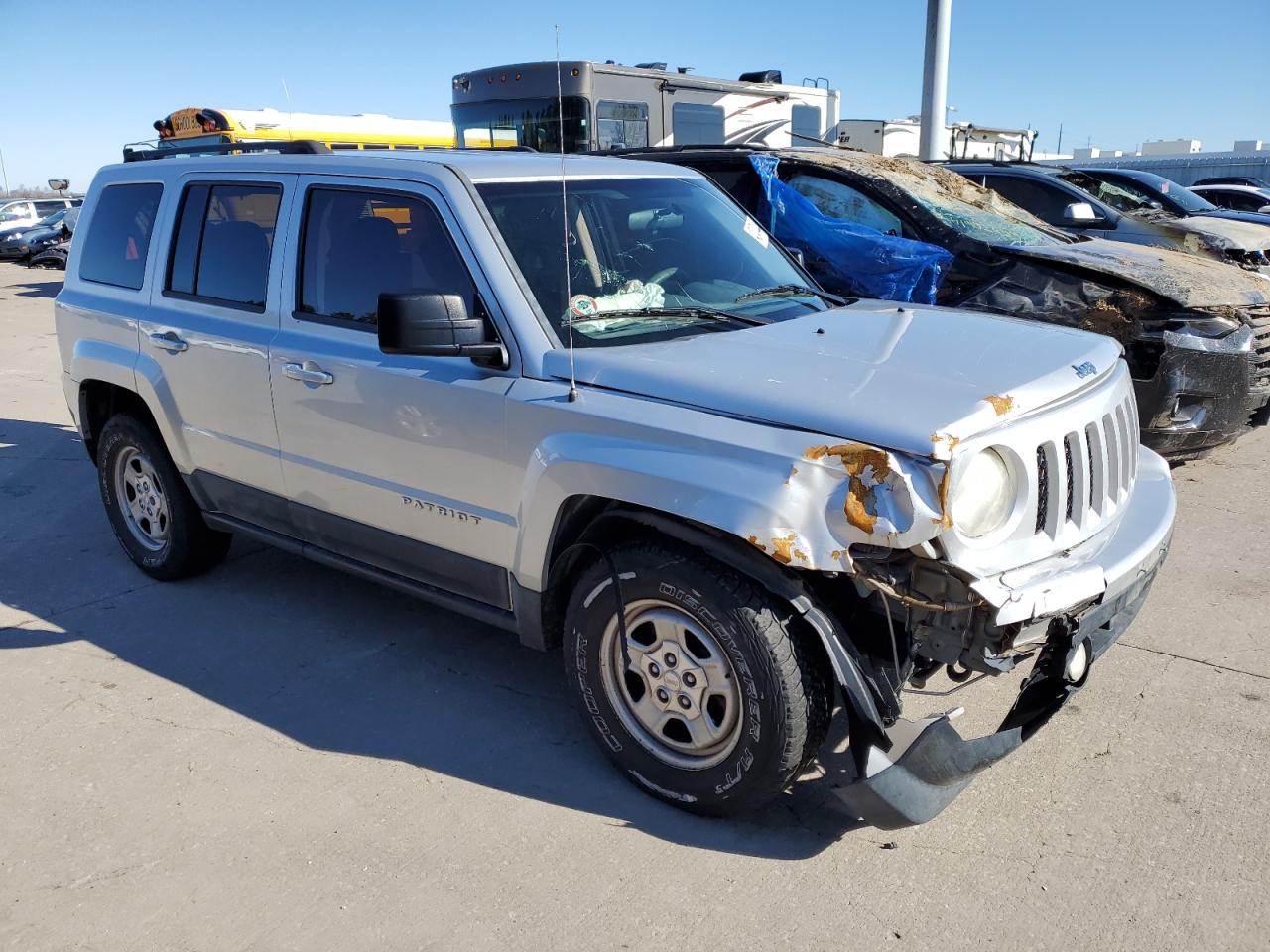 Photo 3 VIN: 1C4NJRBB2CD617810 - JEEP LIBERTY (PATRIOT) 