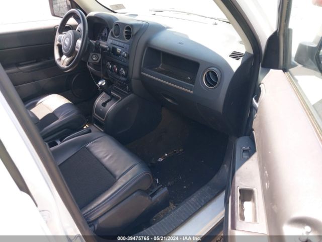 Photo 4 VIN: 1C4NJRBB2HD208147 - JEEP PATRIOT 