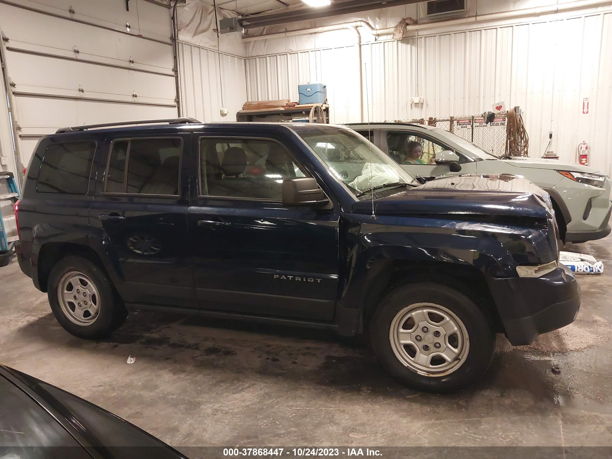 Photo 12 VIN: 1C4NJRBB3ED879385 - JEEP LIBERTY (PATRIOT) 