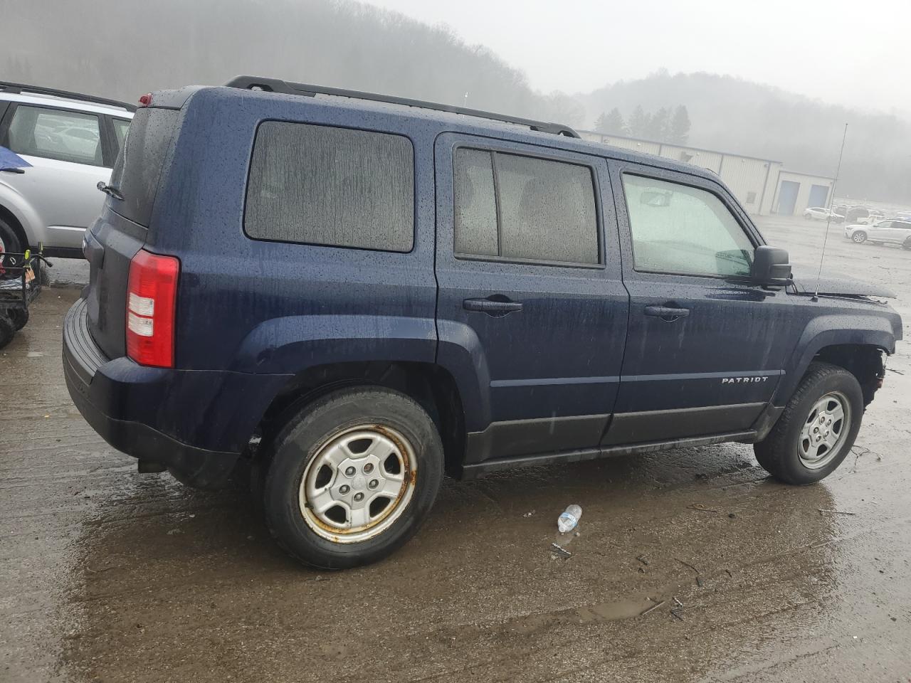 Photo 2 VIN: 1C4NJRBB4HD104758 - JEEP LIBERTY (PATRIOT) 