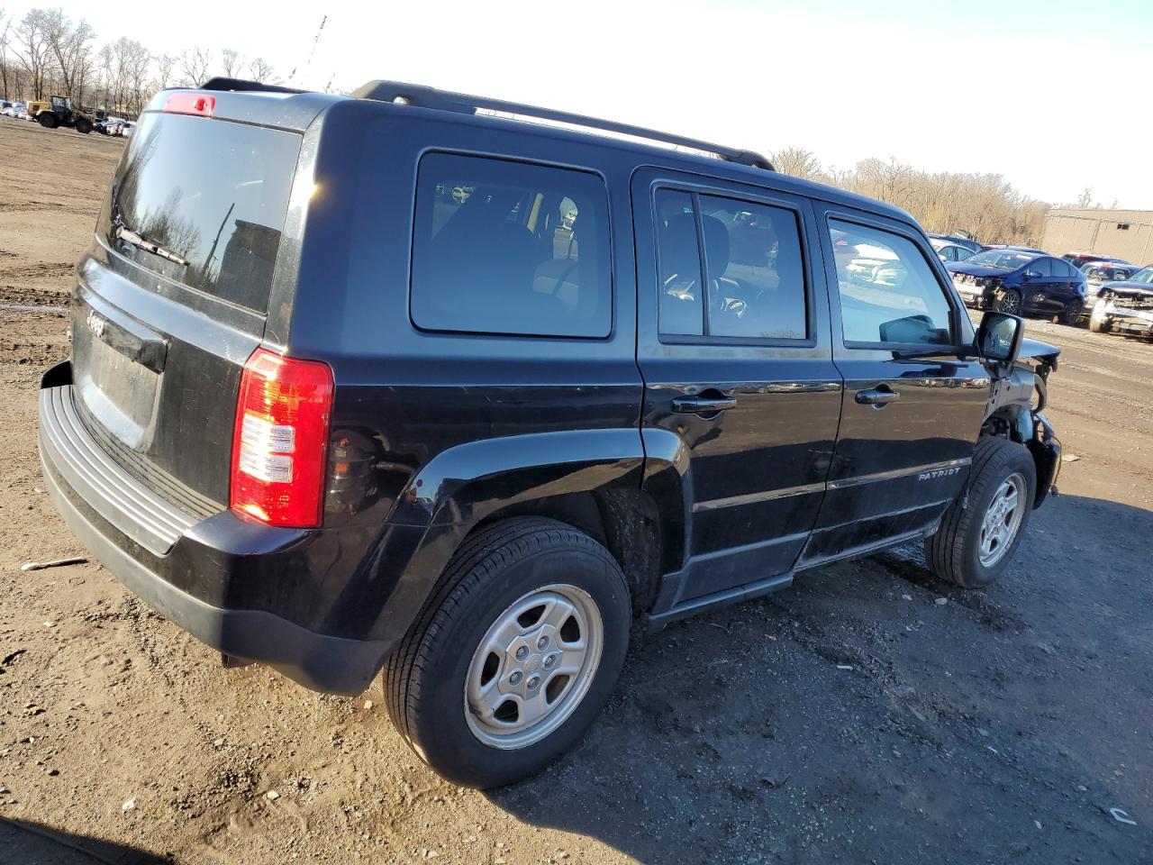 Photo 2 VIN: 1C4NJRBB5FD411658 - JEEP LIBERTY (PATRIOT) 