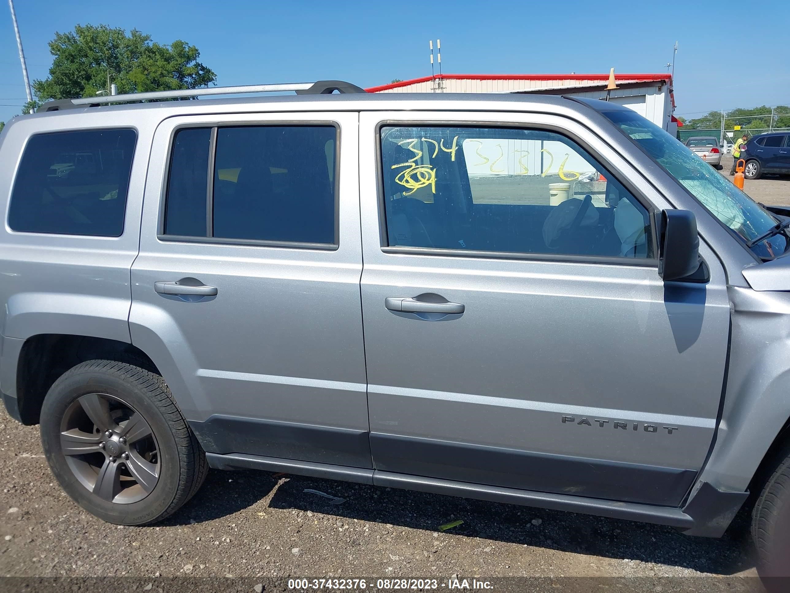 Photo 12 VIN: 1C4NJRBB5GD707099 - JEEP LIBERTY (PATRIOT) 