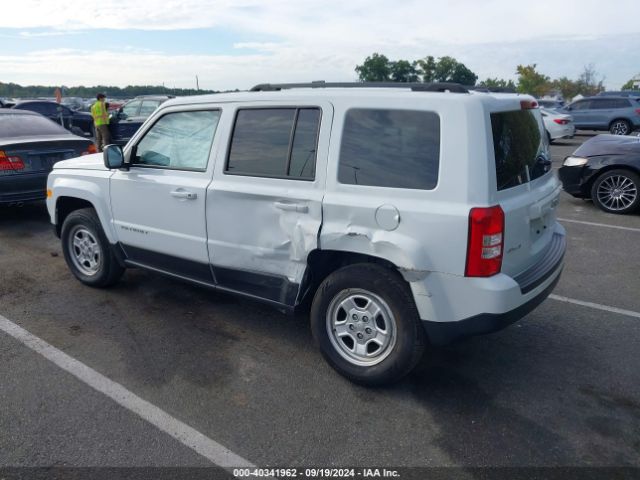 Photo 2 VIN: 1C4NJRBB5HD122041 - JEEP PATRIOT 