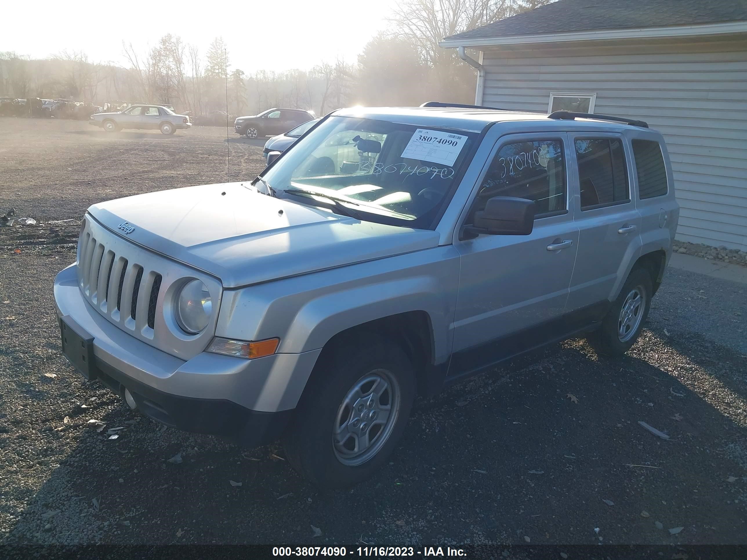 Photo 1 VIN: 1C4NJRBB7ED575816 - JEEP LIBERTY (PATRIOT) 