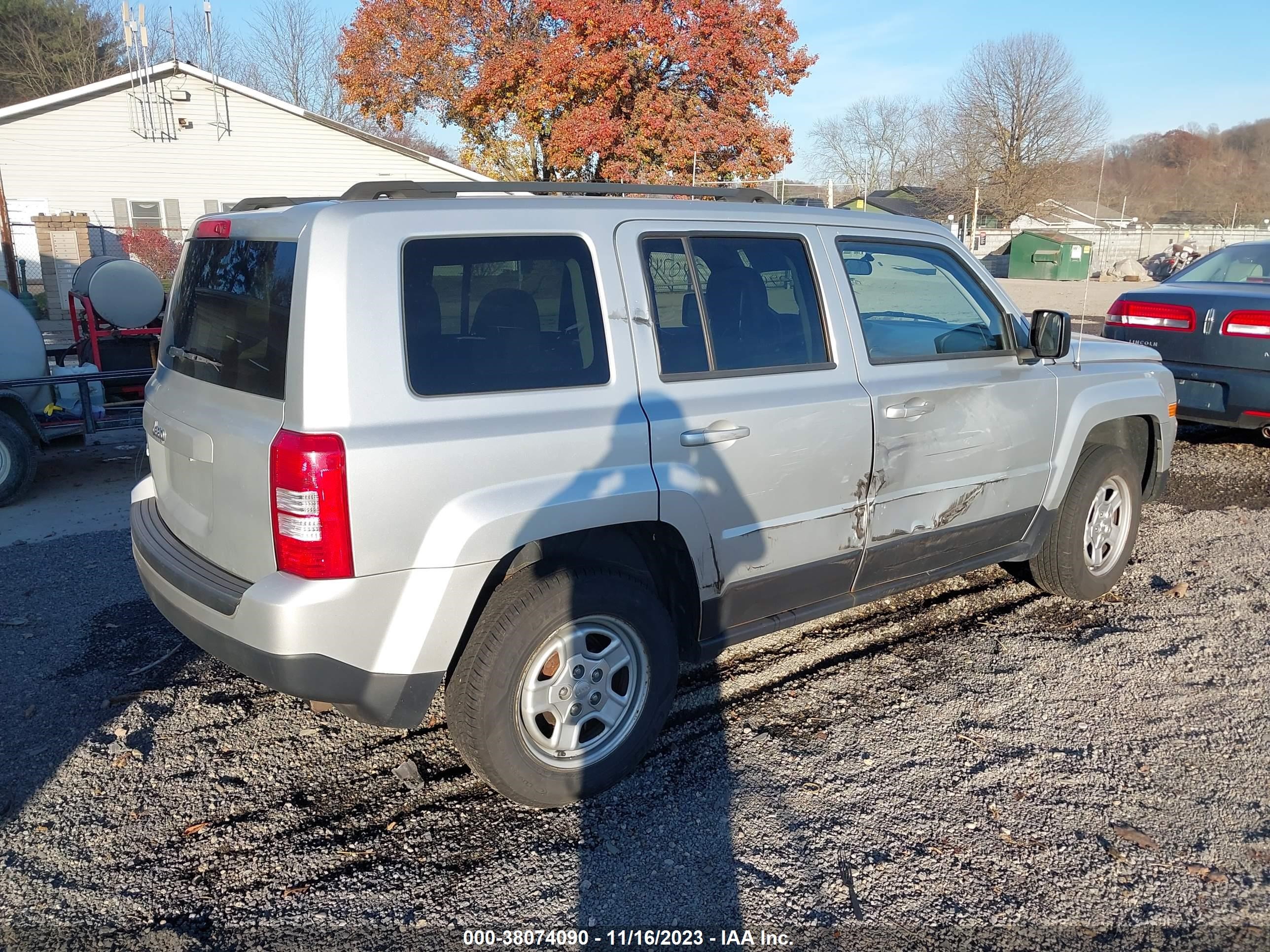 Photo 3 VIN: 1C4NJRBB7ED575816 - JEEP LIBERTY (PATRIOT) 