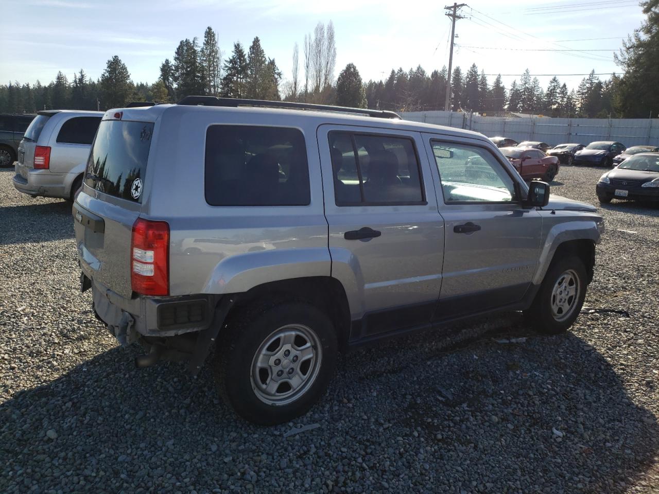 Photo 2 VIN: 1C4NJRBB7HD170558 - JEEP LIBERTY (PATRIOT) 