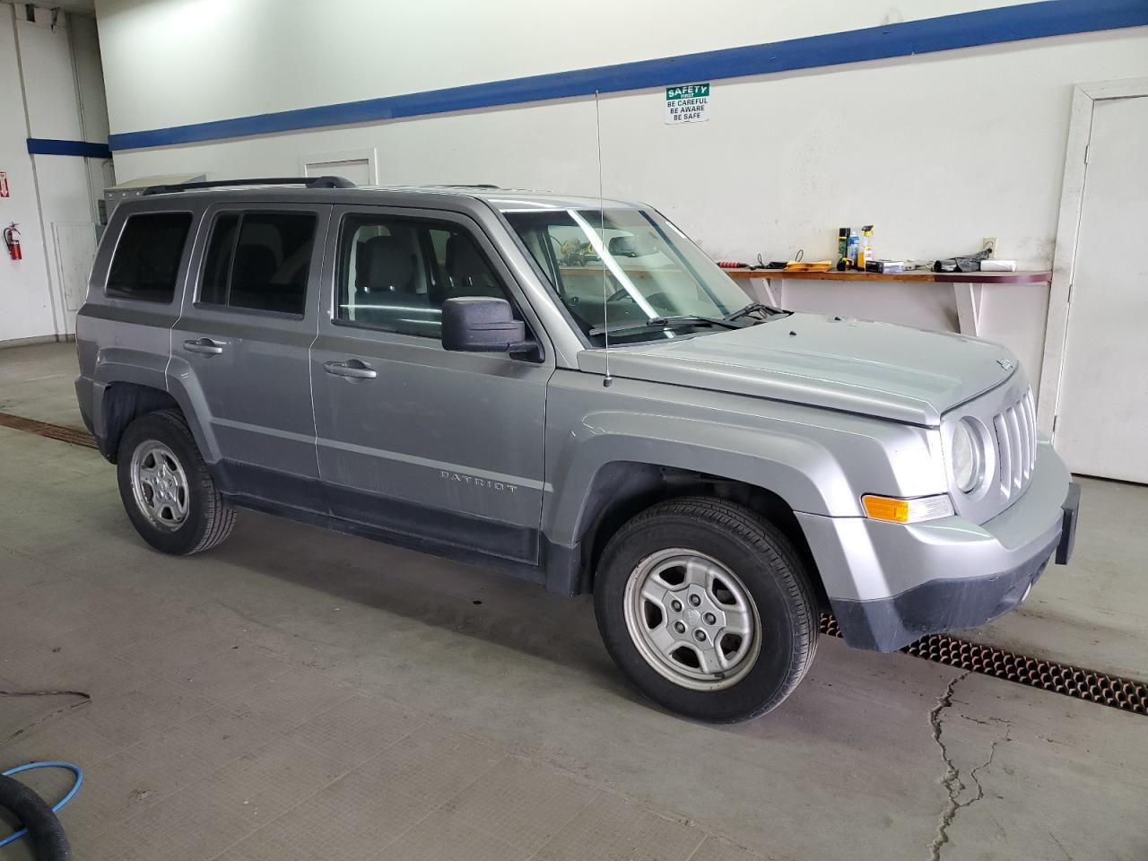 Photo 3 VIN: 1C4NJRBB8FD381572 - JEEP LIBERTY (PATRIOT) 