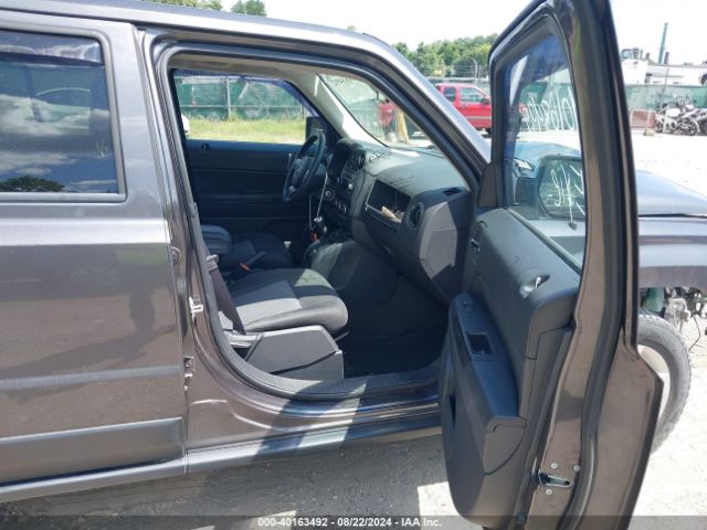 Photo 4 VIN: 1C4NJRBB8HD179950 - JEEP PATRIOT 