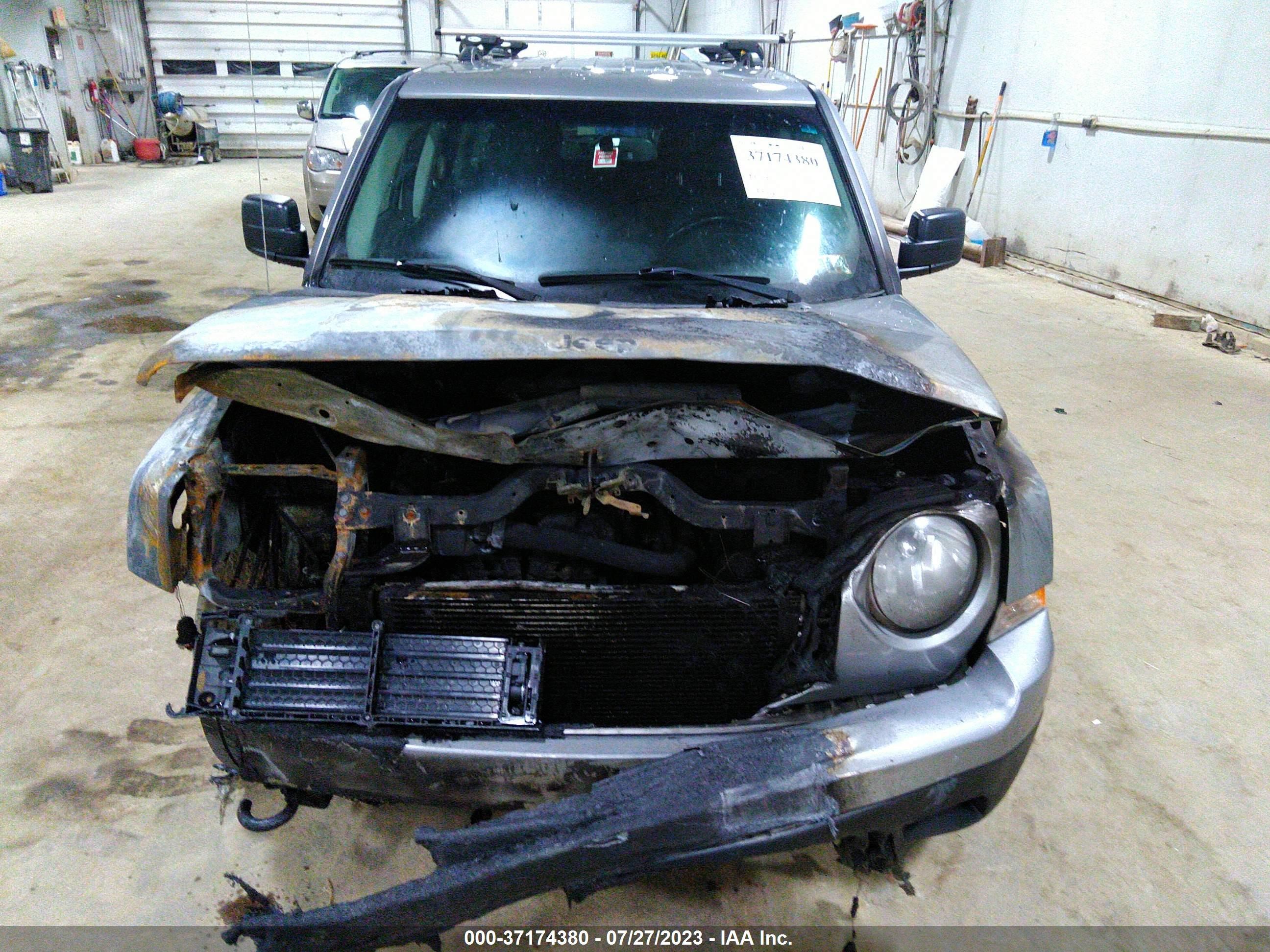 Photo 5 VIN: 1C4NJRBB9GD733916 - JEEP LIBERTY (PATRIOT) 