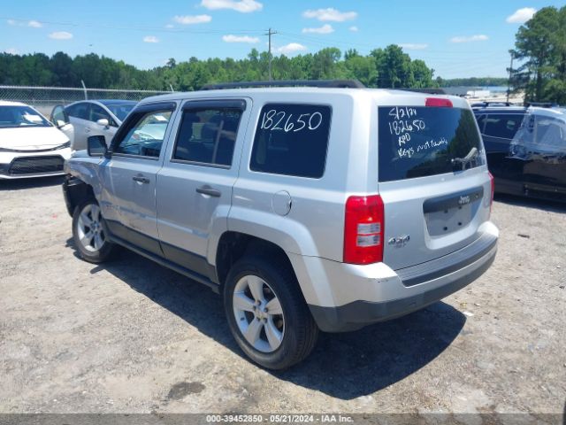 Photo 2 VIN: 1C4NJRBBXCD658492 - JEEP PATRIOT 