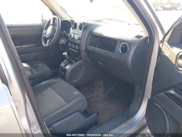 Photo 4 VIN: 1C4NJRBBXGD692177 - JEEP PATRIOT 