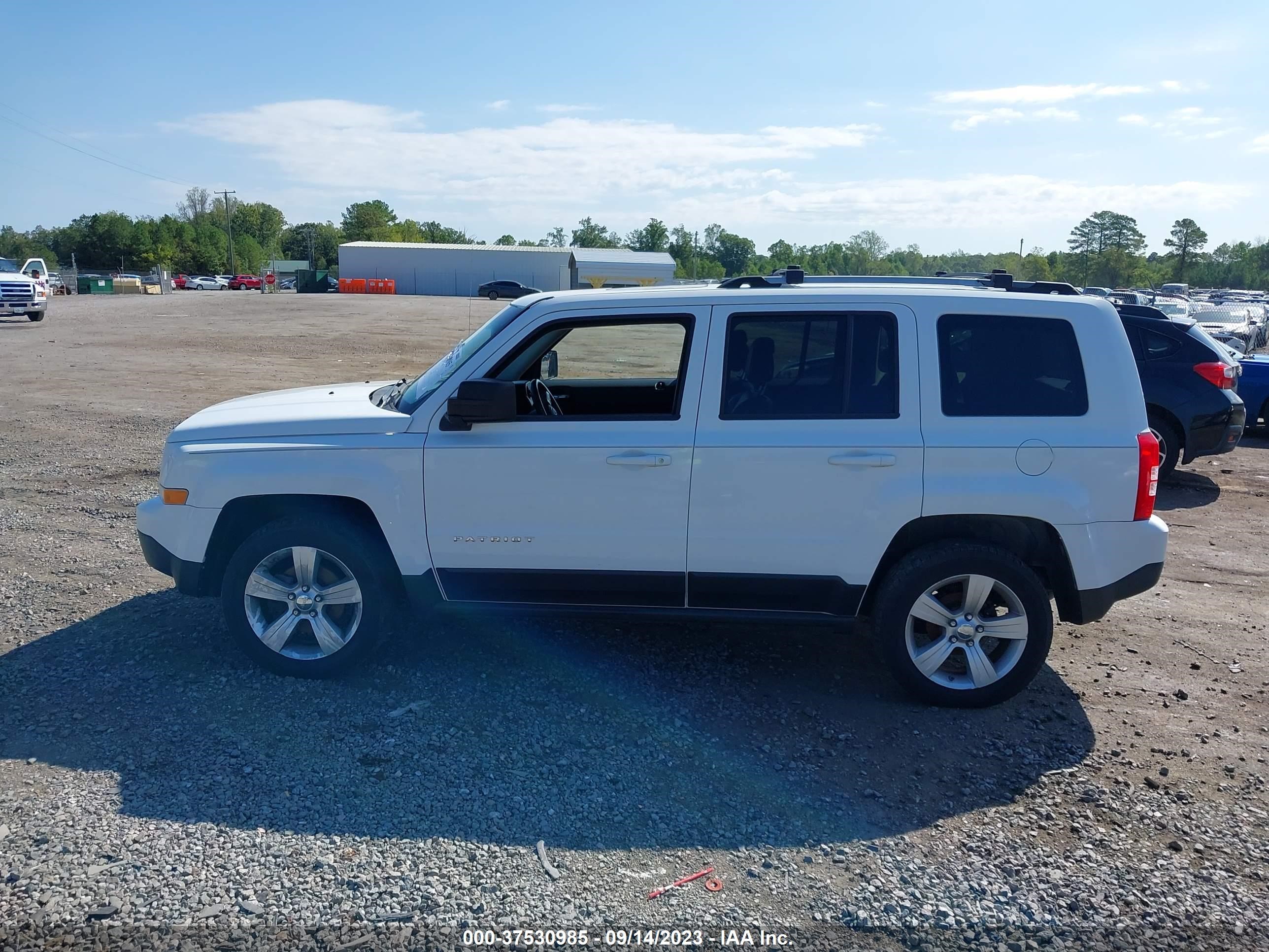 Photo 13 VIN: 1C4NJRCB3CD650751 - JEEP LIBERTY (PATRIOT) 