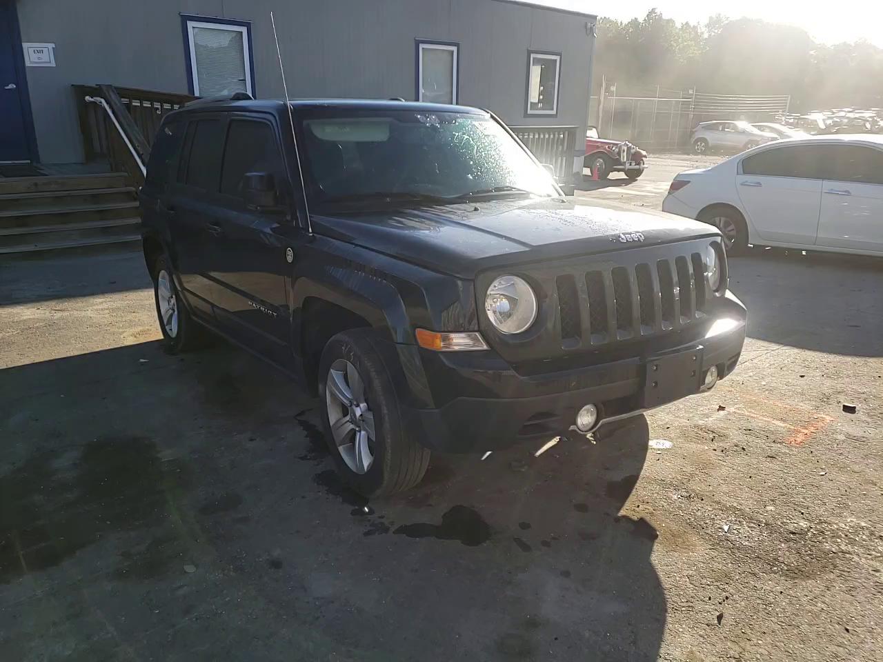 Photo 10 VIN: 1C4NJRCB9DD233796 - JEEP PATRIOT 