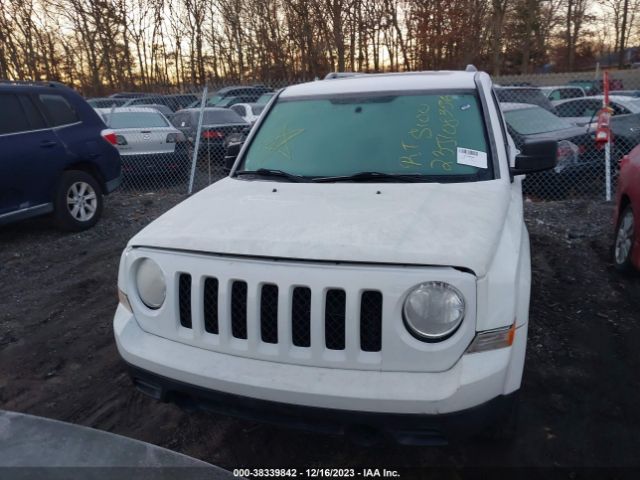 Photo 5 VIN: 1C4NJRFB0GD572236 - JEEP PATRIOT 