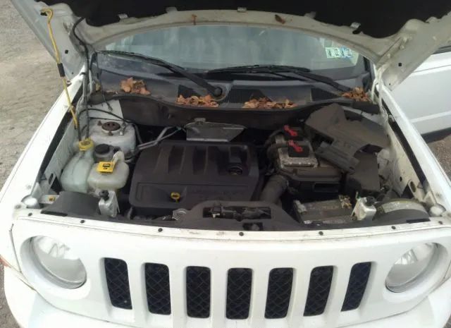 Photo 9 VIN: 1C4NJRFB1CD689446 - JEEP LIBERTY (PATRIOT) 