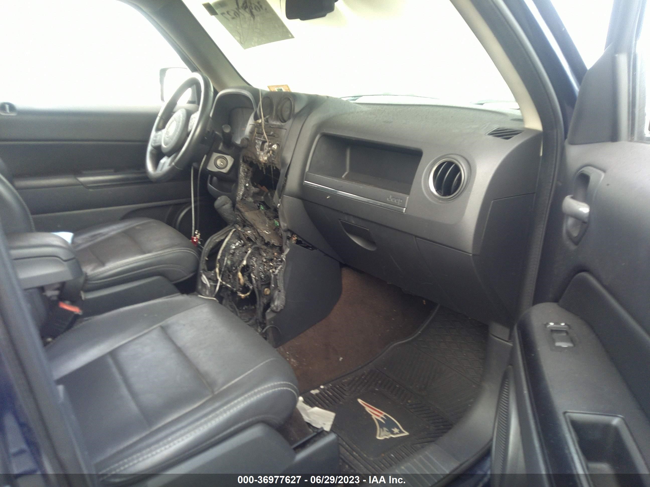 Photo 4 VIN: 1C4NJRFB1FD303645 - JEEP LIBERTY (PATRIOT) 