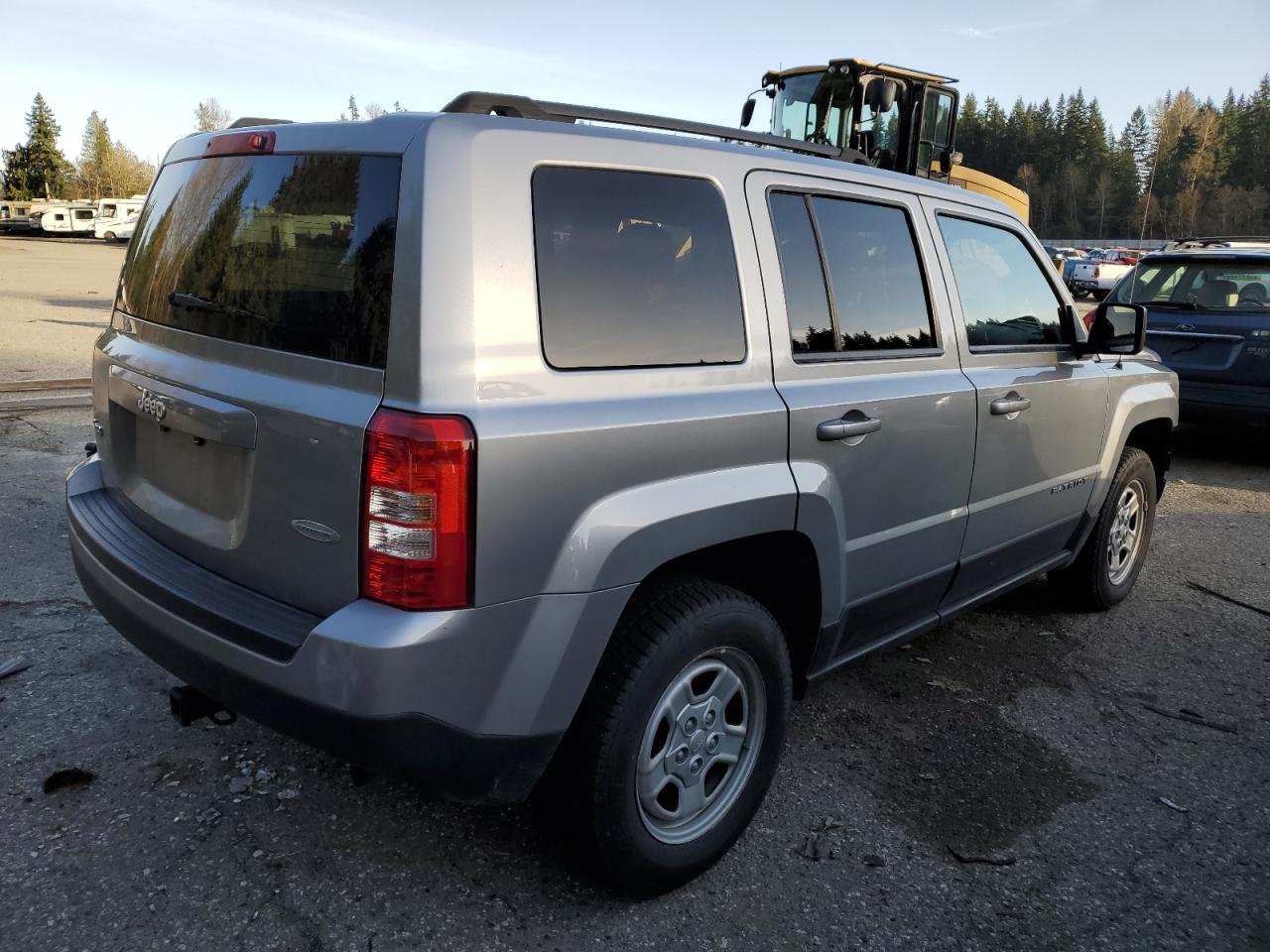 Photo 2 VIN: 1C4NJRFB2ED863771 - JEEP LIBERTY (PATRIOT) 