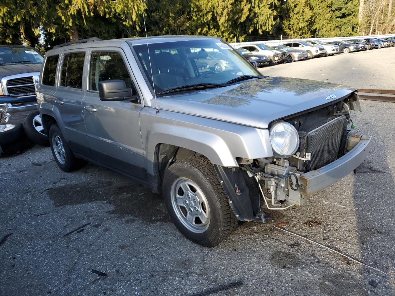 Photo 3 VIN: 1C4NJRFB2ED863771 - JEEP LIBERTY (PATRIOT) 