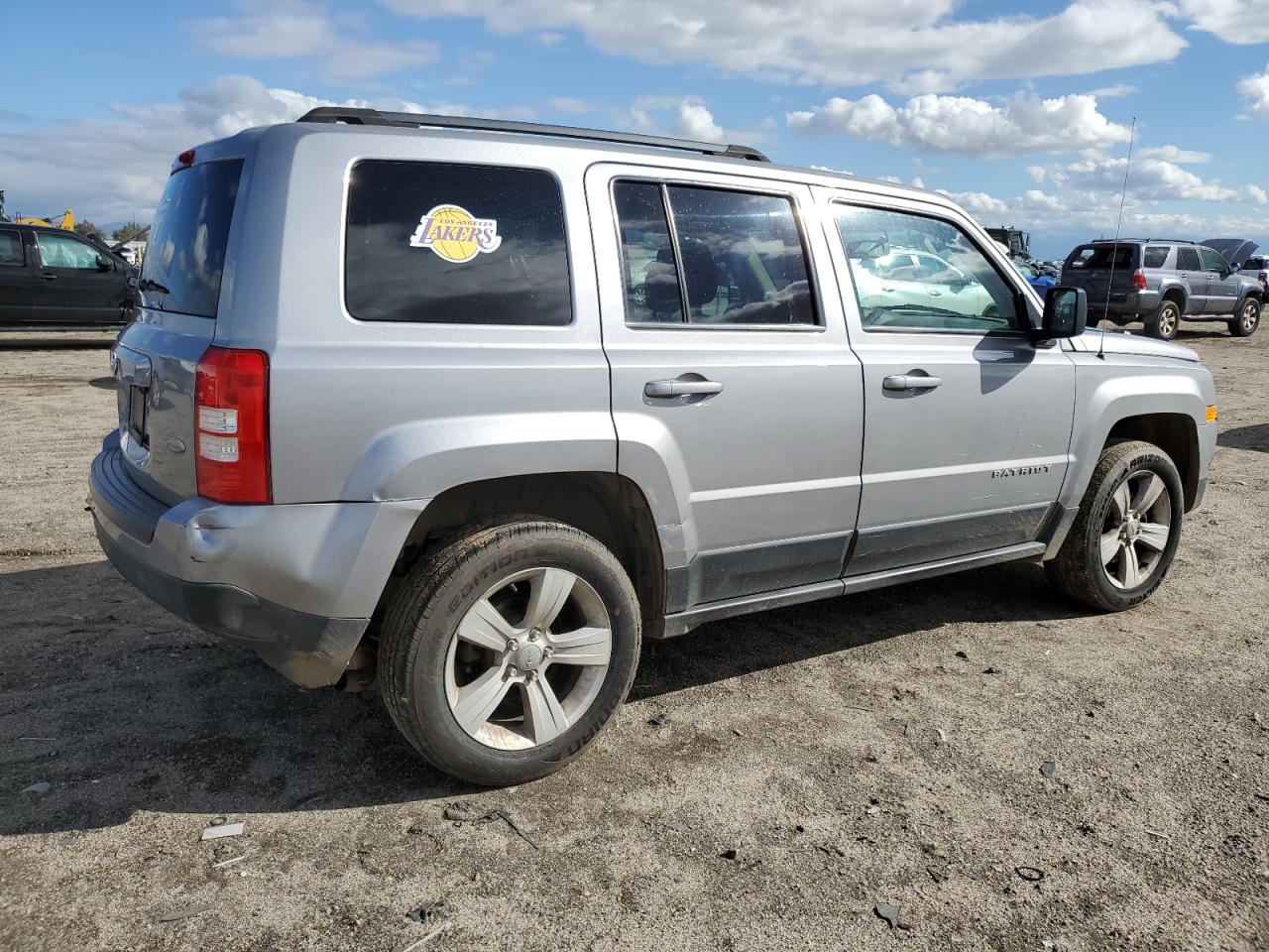 Photo 2 VIN: 1C4NJRFB2GD630928 - JEEP LIBERTY (PATRIOT) 