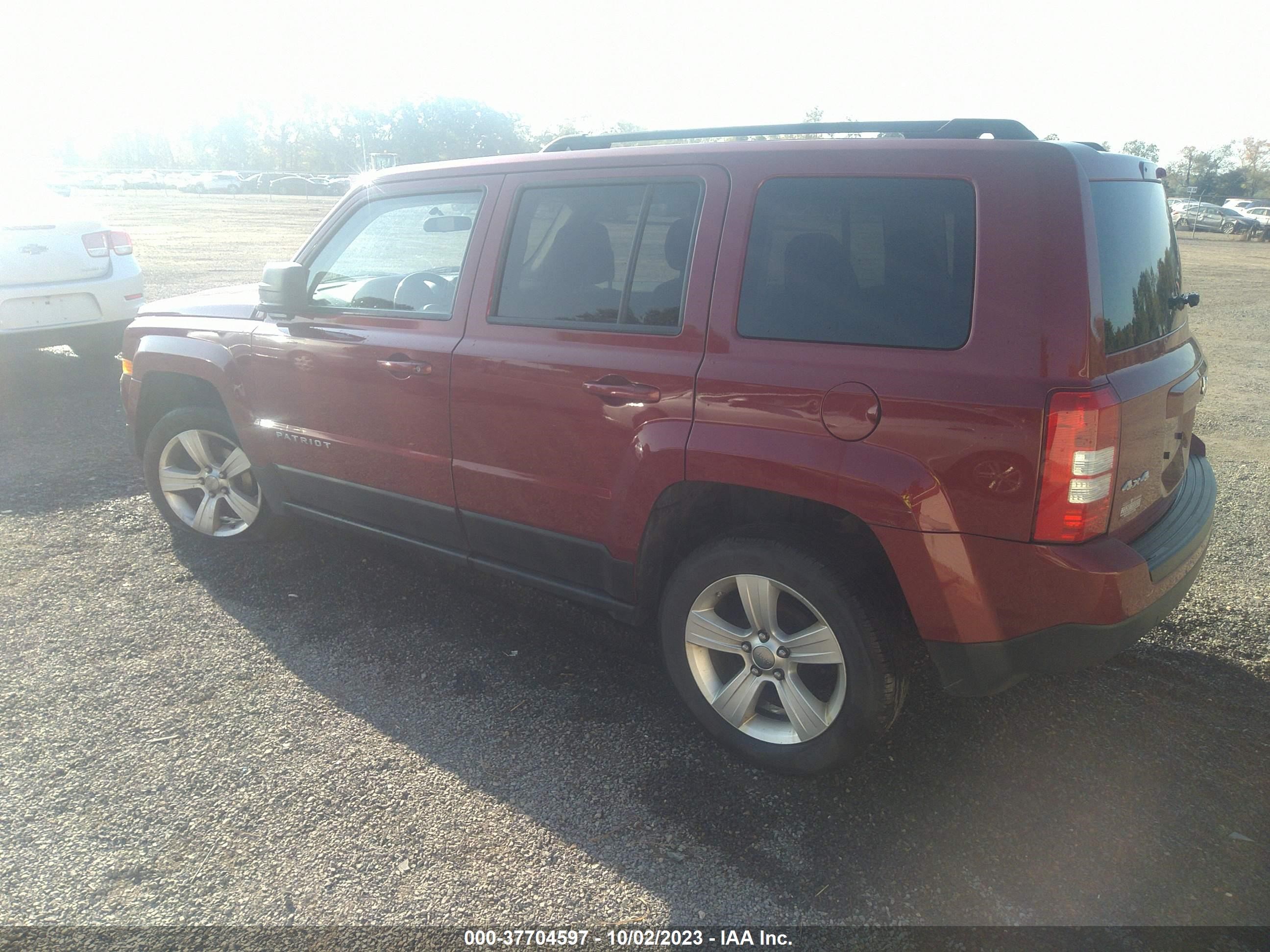 Photo 2 VIN: 1C4NJRFB3CD665245 - JEEP LIBERTY (PATRIOT) 