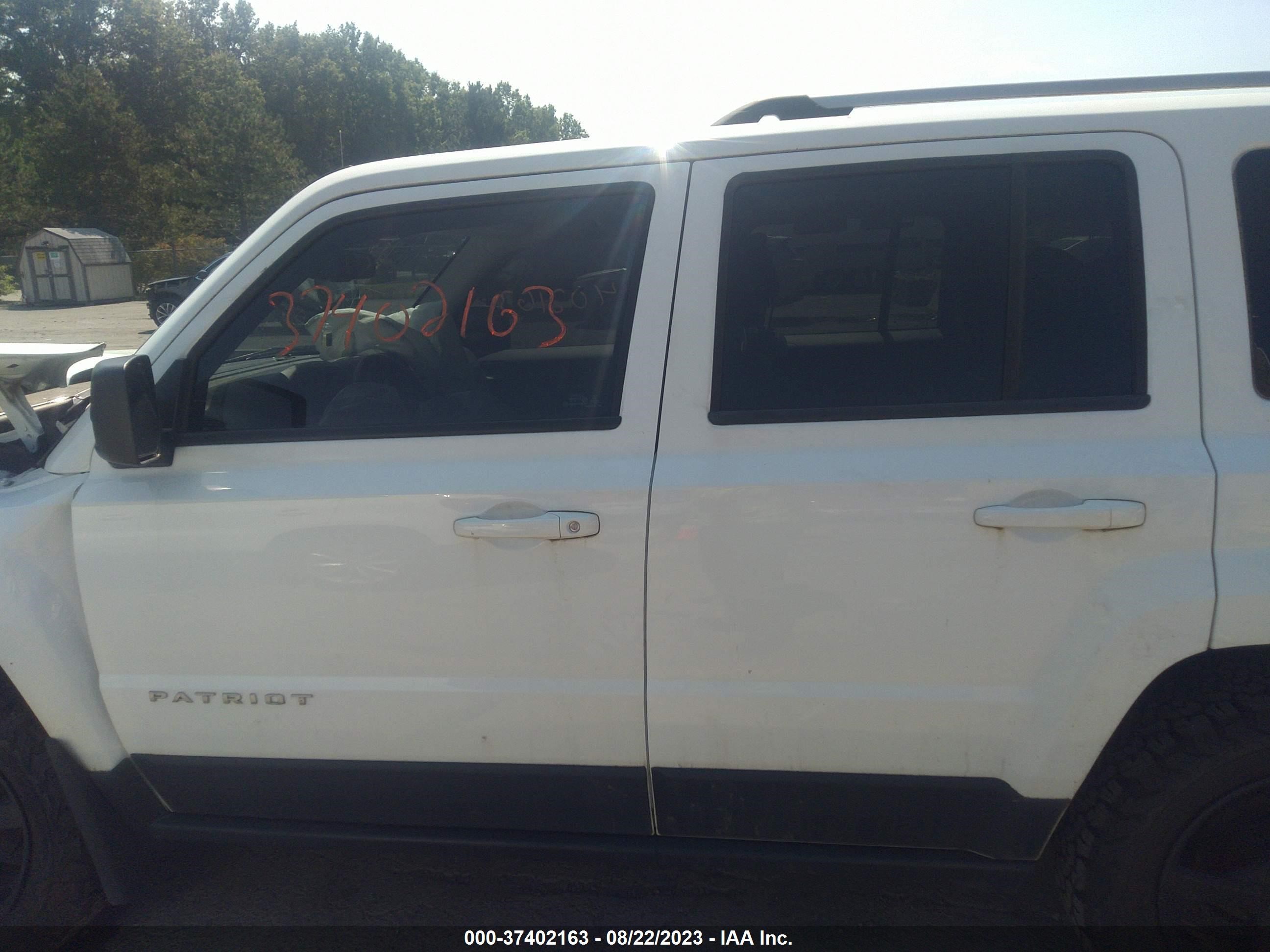 Photo 13 VIN: 1C4NJRFB4GD500634 - JEEP LIBERTY (PATRIOT) 